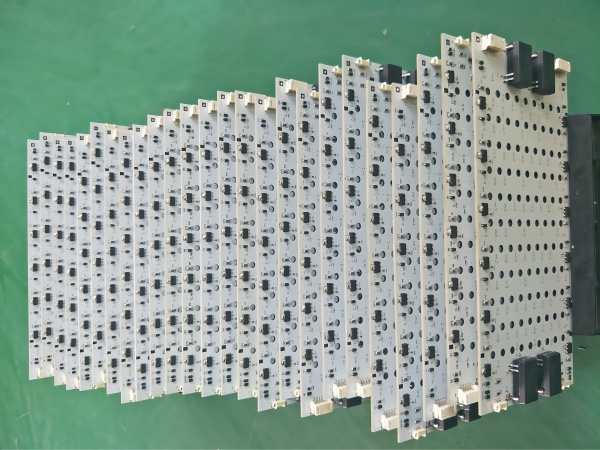 LED灯具贴片加工